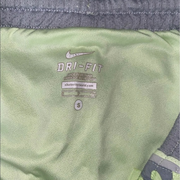 Nike Dri Fit Shorts - Picture 2 of 4
